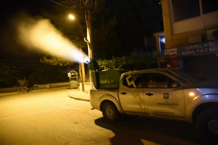 osmaniye belediyesi sivrisinek ve karasinek ureme alanlarina mudahale ediyor t c osmaniye belediyesi