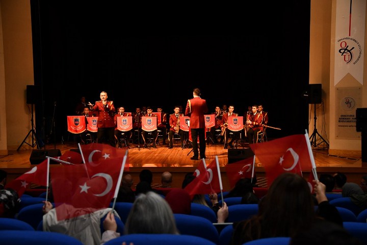 OSMANİYE’DE KURTULUŞ COŞKUSU JANDARMA’NIN BANDO KONSERİ İLE TAÇLANDI