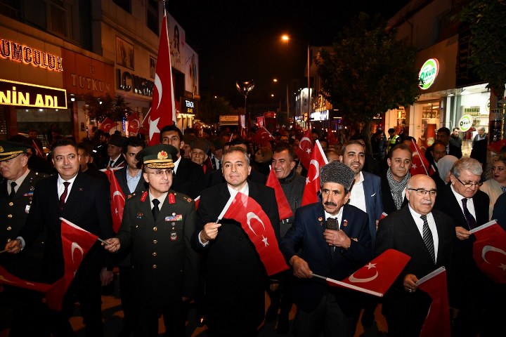 OSMANİYE’DE KURTULUŞ COŞKUSU FENER ALAYI İLE DORUĞA ULAŞTI