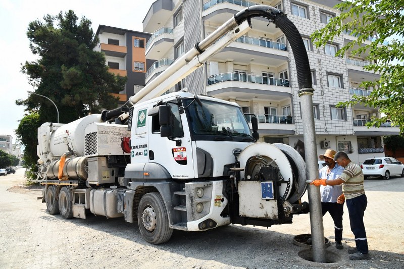 OSMANİYE’DE KANALİZASYON BORULARINDAN ÇIKANLAR ŞAŞIRTIYOR