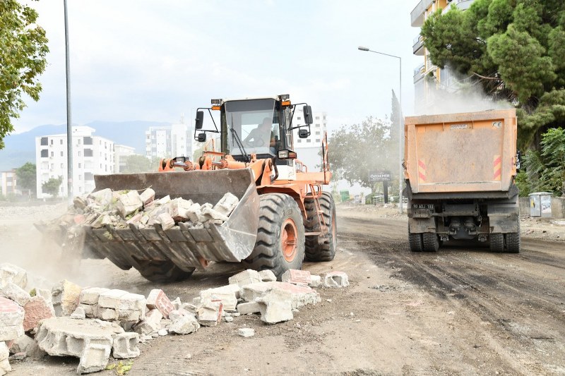 BAŞKAN İBRAHİM ÇENET, “HASAN ÇENET CADDESİ’Nİ KISA SÜREDE TAMAMLAYIP VATANDAŞLARIMIZIN HİZMETİNE SUNMAK İSTİYORUZ”