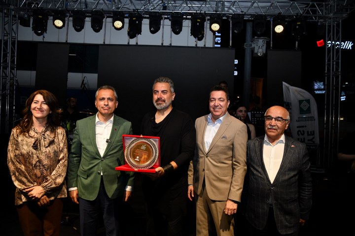 OSMANİYE LEZZET FESTİVALİ TURGAY BAŞYAYLA KONSERİYLE ZİRVE YAPTI