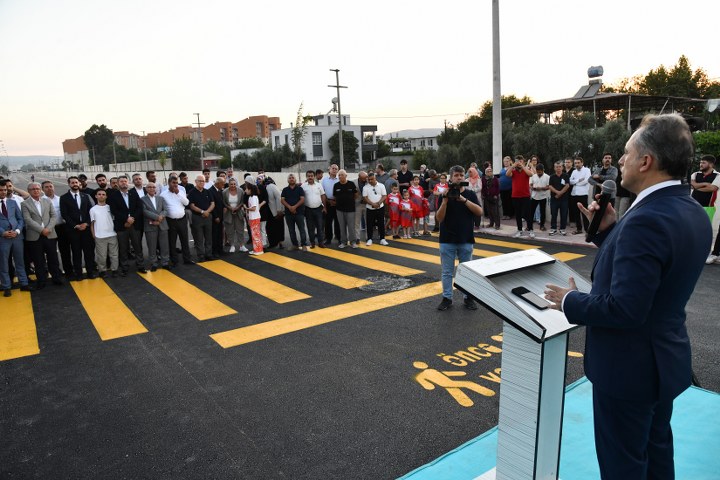 RAY CADDESİ SICAK ASFALTLA YENİLENDİ, KULLANIMA AÇILDI