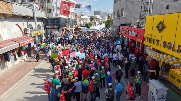 OSMANİYE FISTIKFEST 2025 BİNLERCE KİŞİNİN KATILIMIYLA TAMAMLANDI