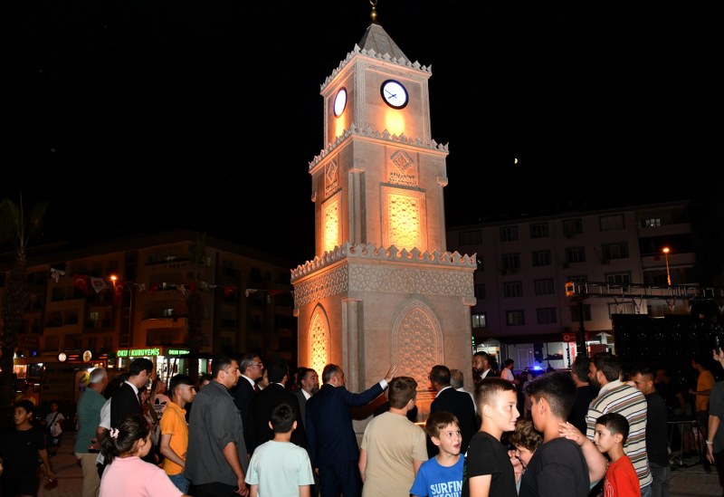Şehit Ömer Halisdemir Meydanı’na Saat Kulesi çok yakıştı