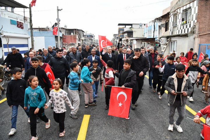OSMANİYE’DE BİR SOKAK DAHA ASFALT YOL KONFORUNA KAVUŞTURULDU