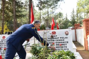 KURTULUŞUN 104. YIL DÖNÜMÜNDE ŞEHİTLİK ZİYARETİ GERÇEKLEŞTİRİLDİ