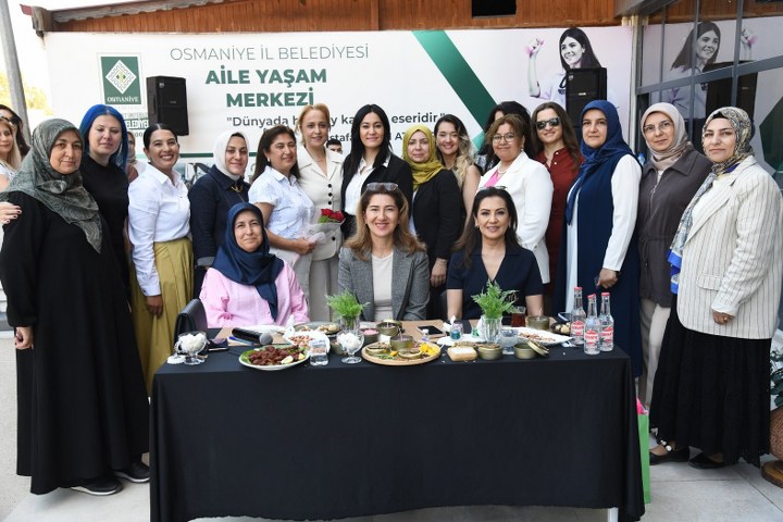 AİLE YAŞAM MERKEZİ’NDE BİR ARAYA GELEN ANNELER DOYASIYA EĞLENDİ